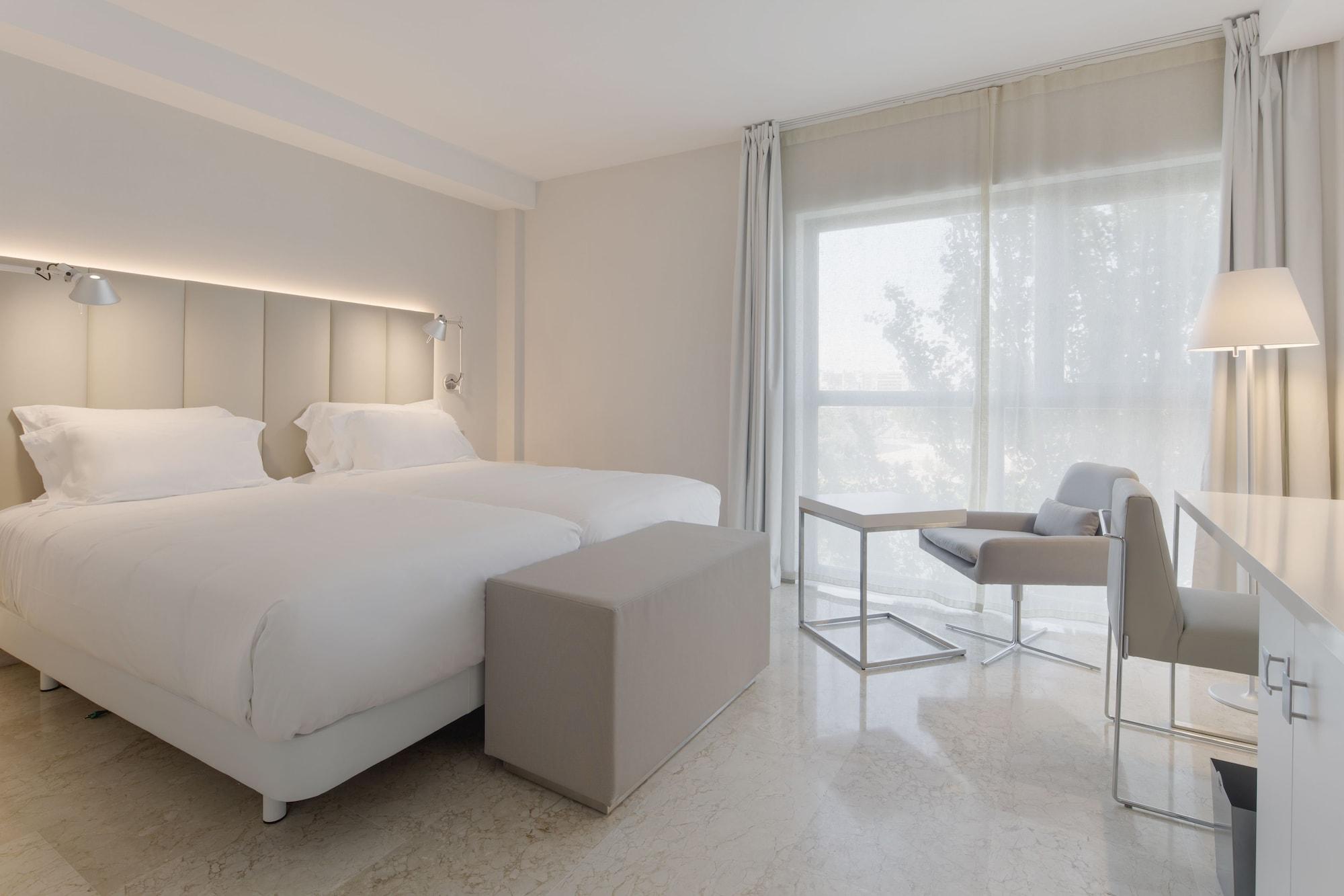 Nh Ciudad De Zaragoza Hotel Kültér fotó