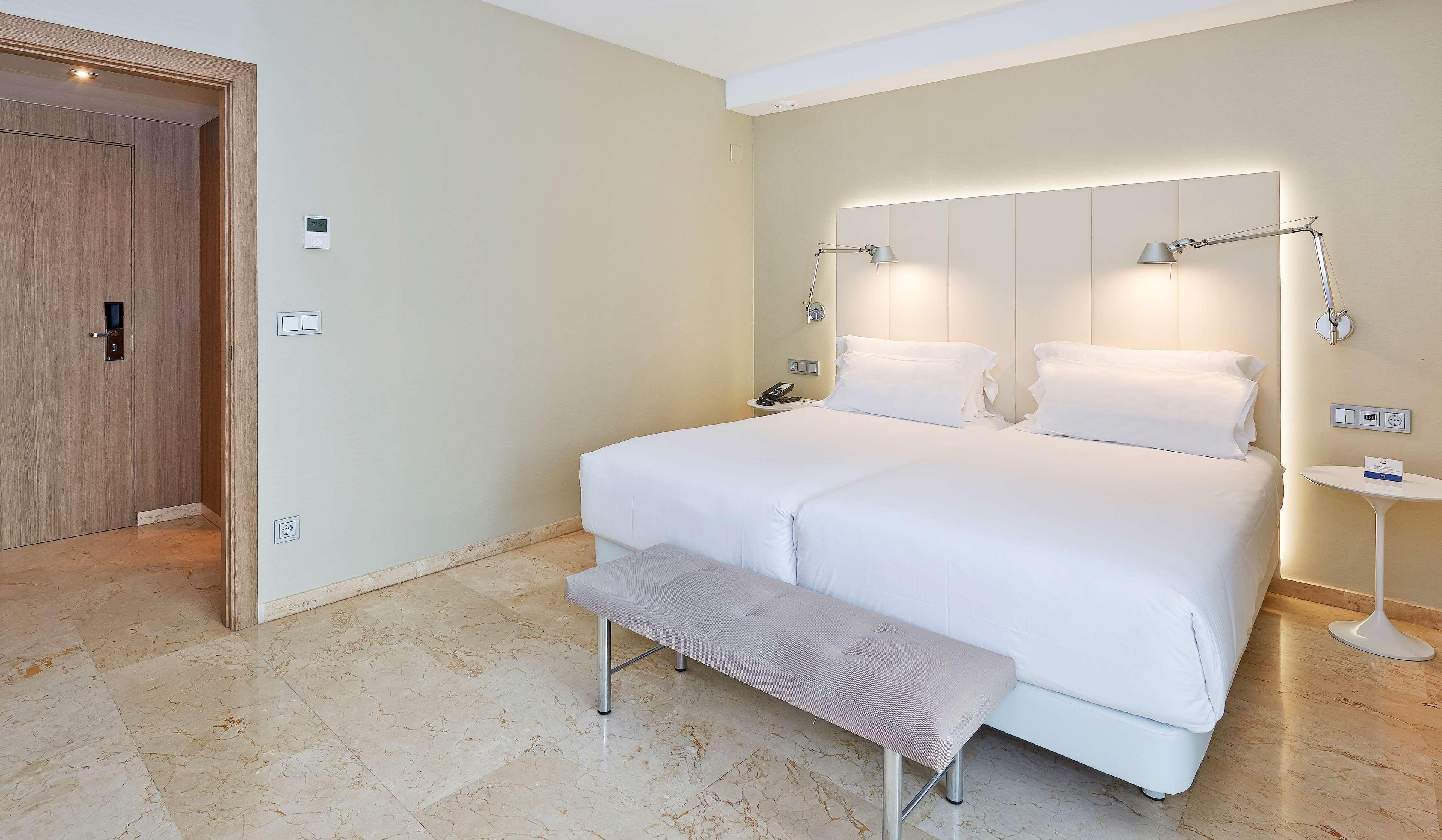 Nh Ciudad De Zaragoza Hotel Kültér fotó