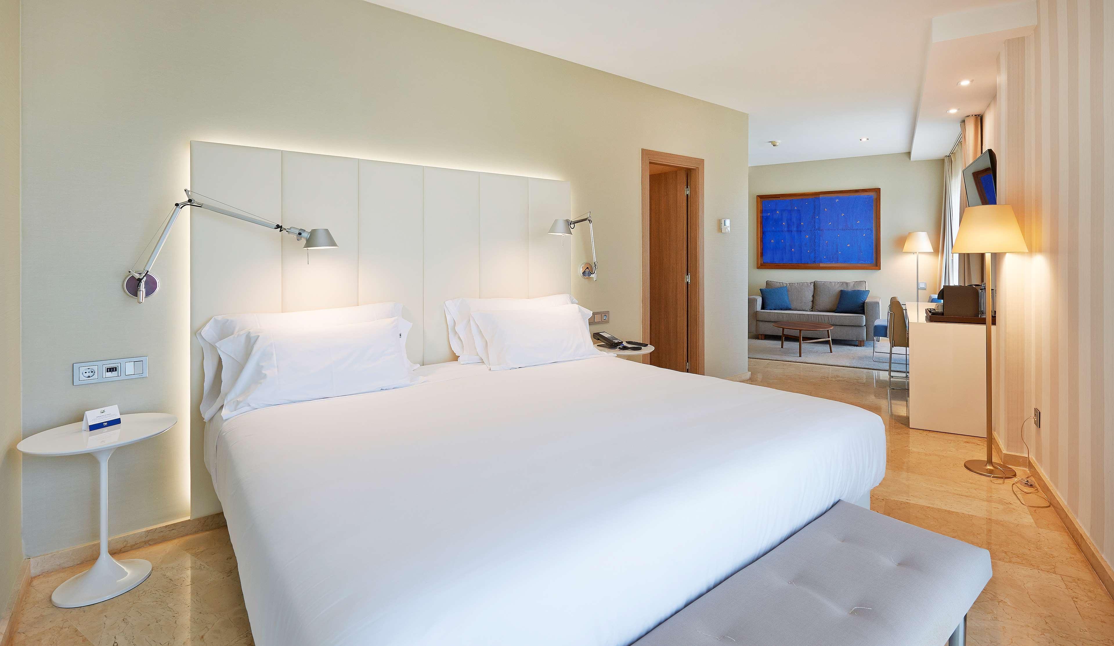 Nh Ciudad De Zaragoza Hotel Kültér fotó