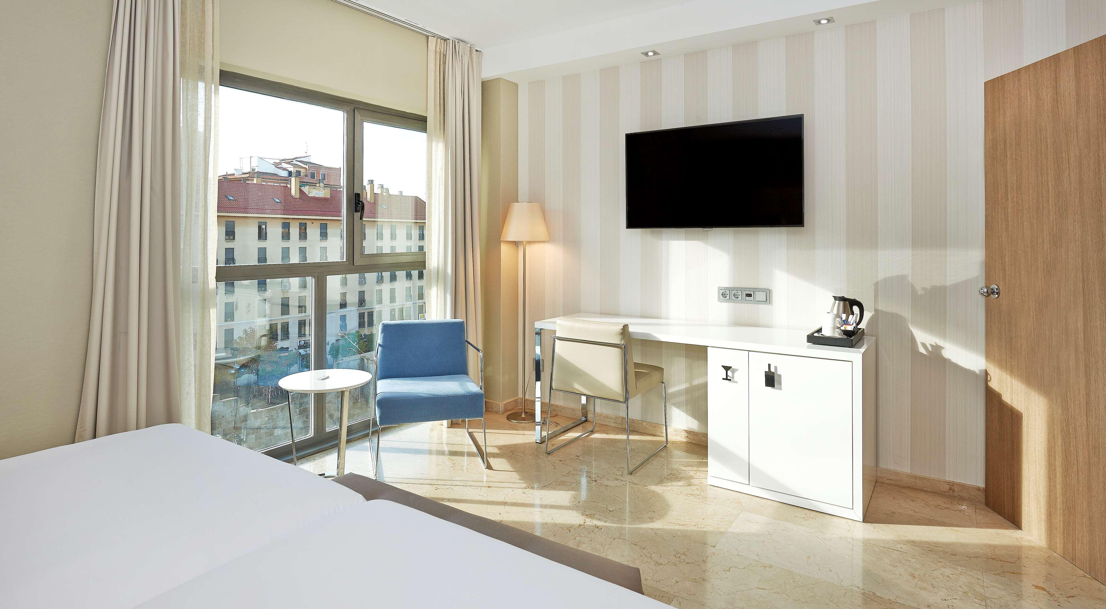 Nh Ciudad De Zaragoza Hotel Kültér fotó