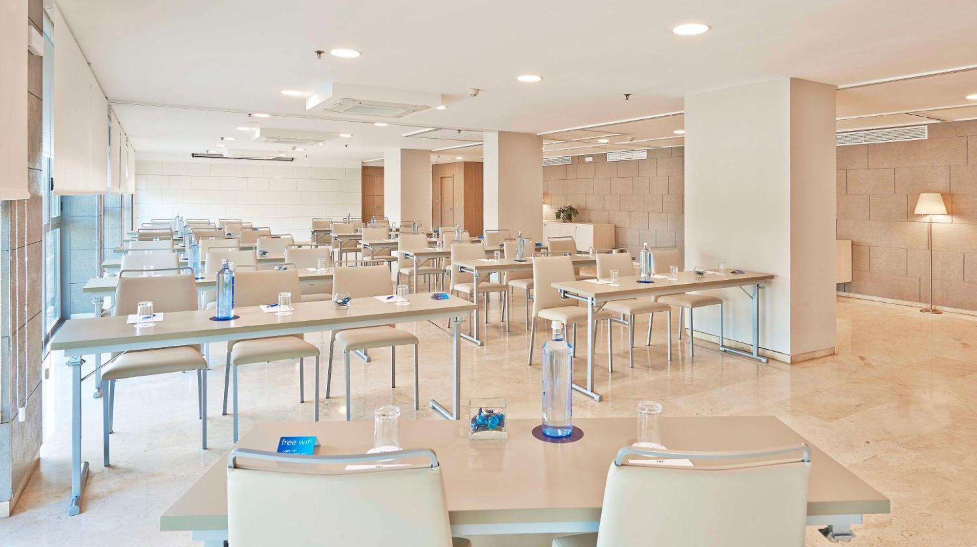 Nh Ciudad De Zaragoza Hotel Kültér fotó