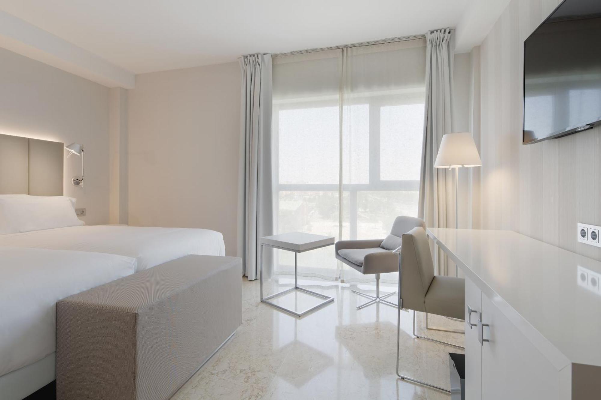 Nh Ciudad De Zaragoza Hotel Kültér fotó