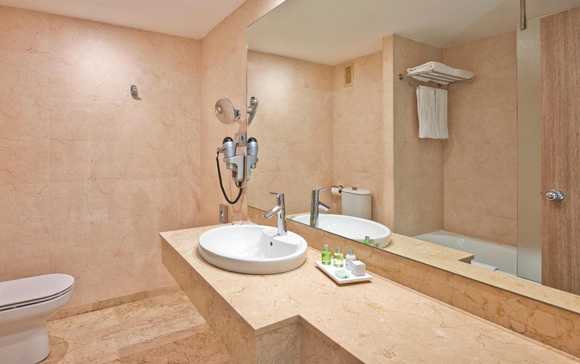 Nh Ciudad De Zaragoza Hotel Kültér fotó