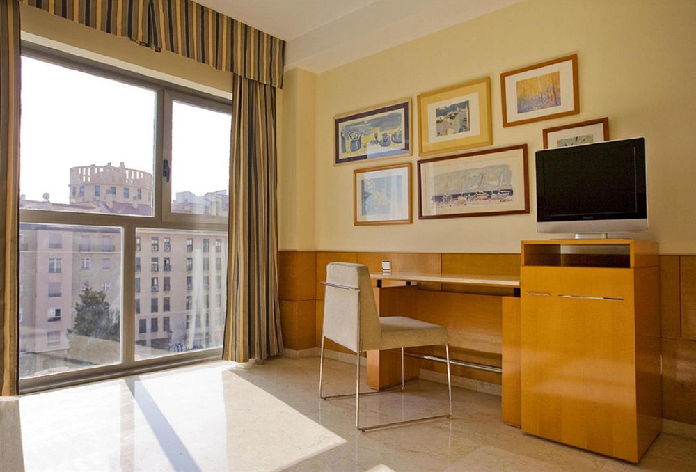 Nh Ciudad De Zaragoza Hotel Kültér fotó